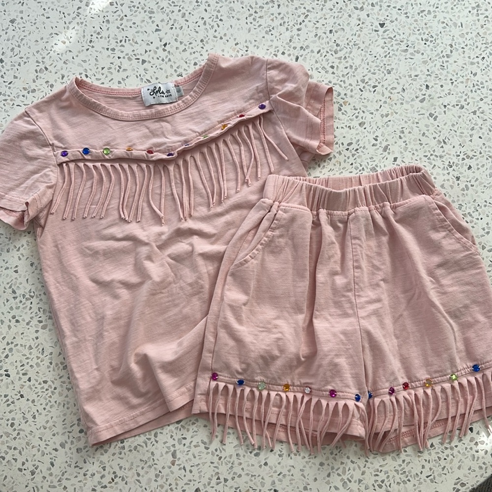 Lola and the boys set